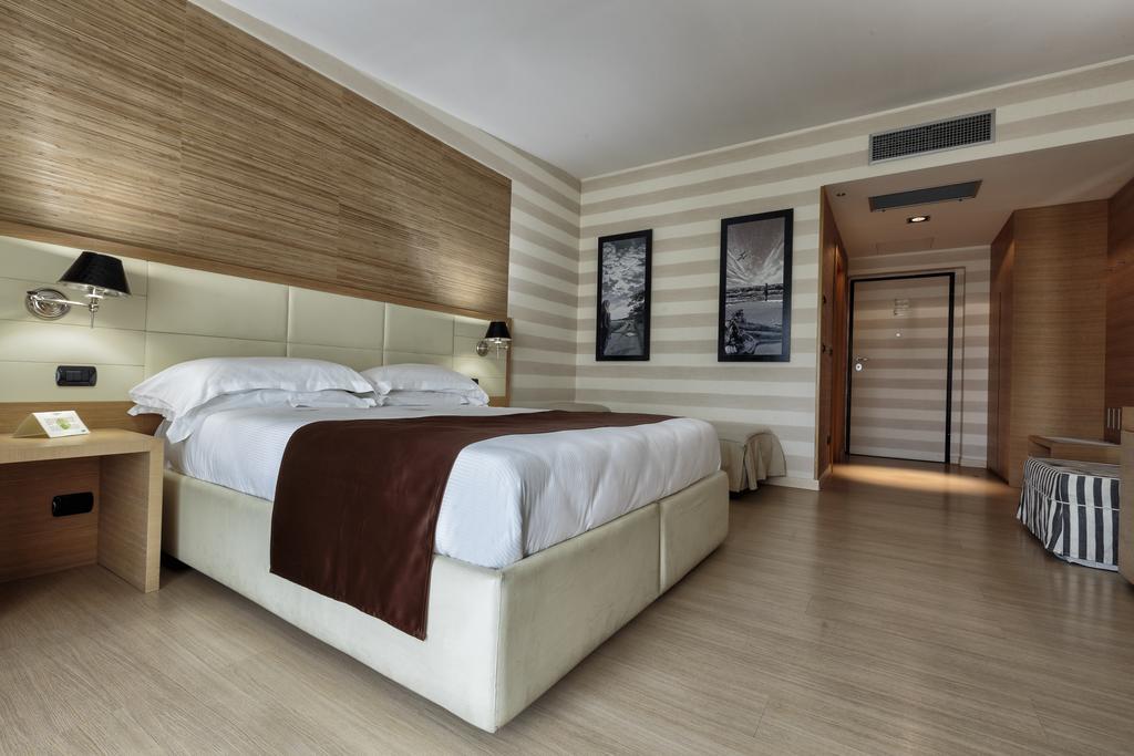 Hotel Pineta Wellness & Spa روفو دي بوليا المظهر الخارجي الصورة