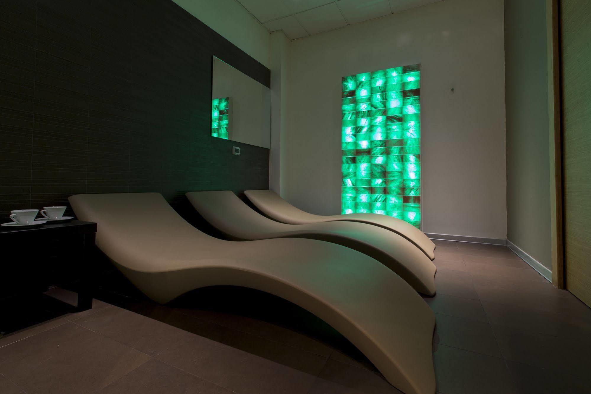 Hotel Pineta Wellness & Spa روفو دي بوليا المظهر الخارجي الصورة