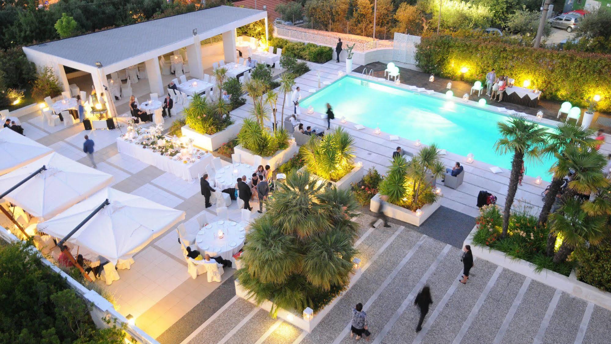 Hotel Pineta Wellness & Spa روفو دي بوليا المظهر الخارجي الصورة